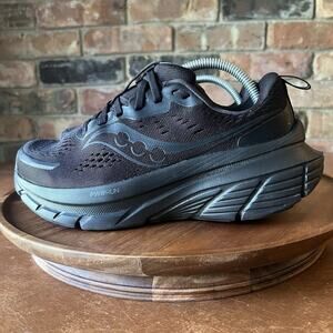 Saucony Guide 17 Triple Womens 7 W Black Road Running Max Cushion Shoes Sneakers